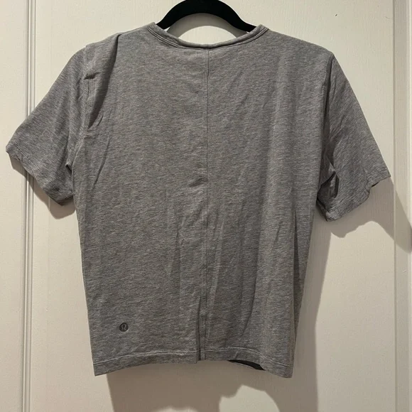 LULULEMON Crescent Tee Heathered Grey Size 4 - Picture 6 of 8